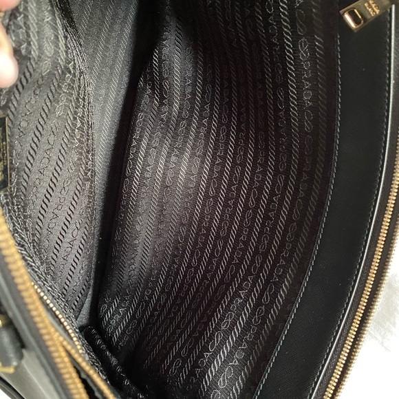 Prada Saffiano black tote - Picture 12 of 16